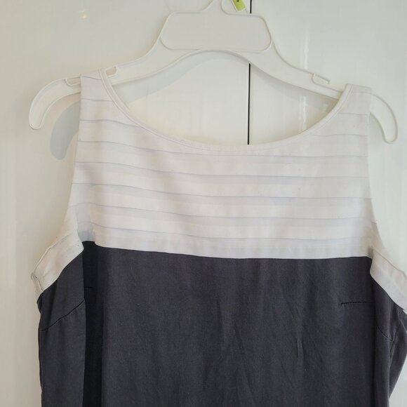 White House Black Market Silk Tank Size 2 - Picture 3 of 5